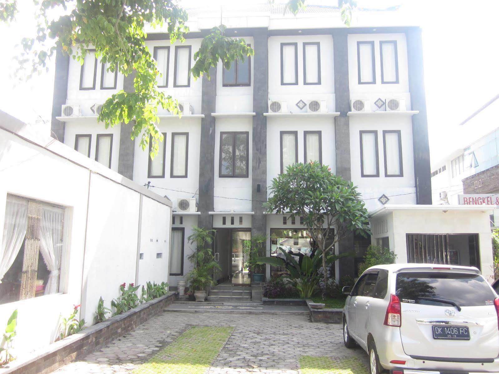 Hotel Warta Dua Denpasar Exterior foto
